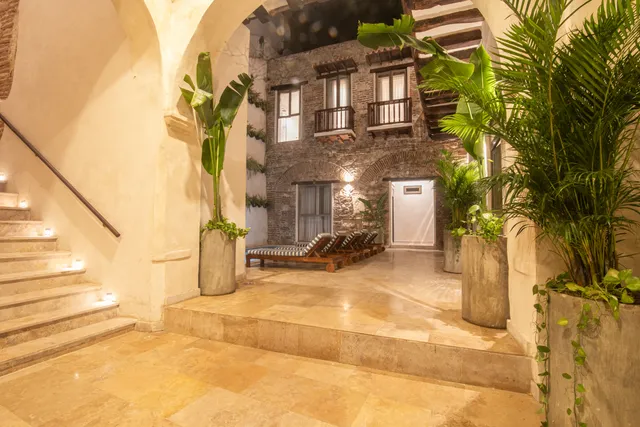 Wander Cartagena Glow #2