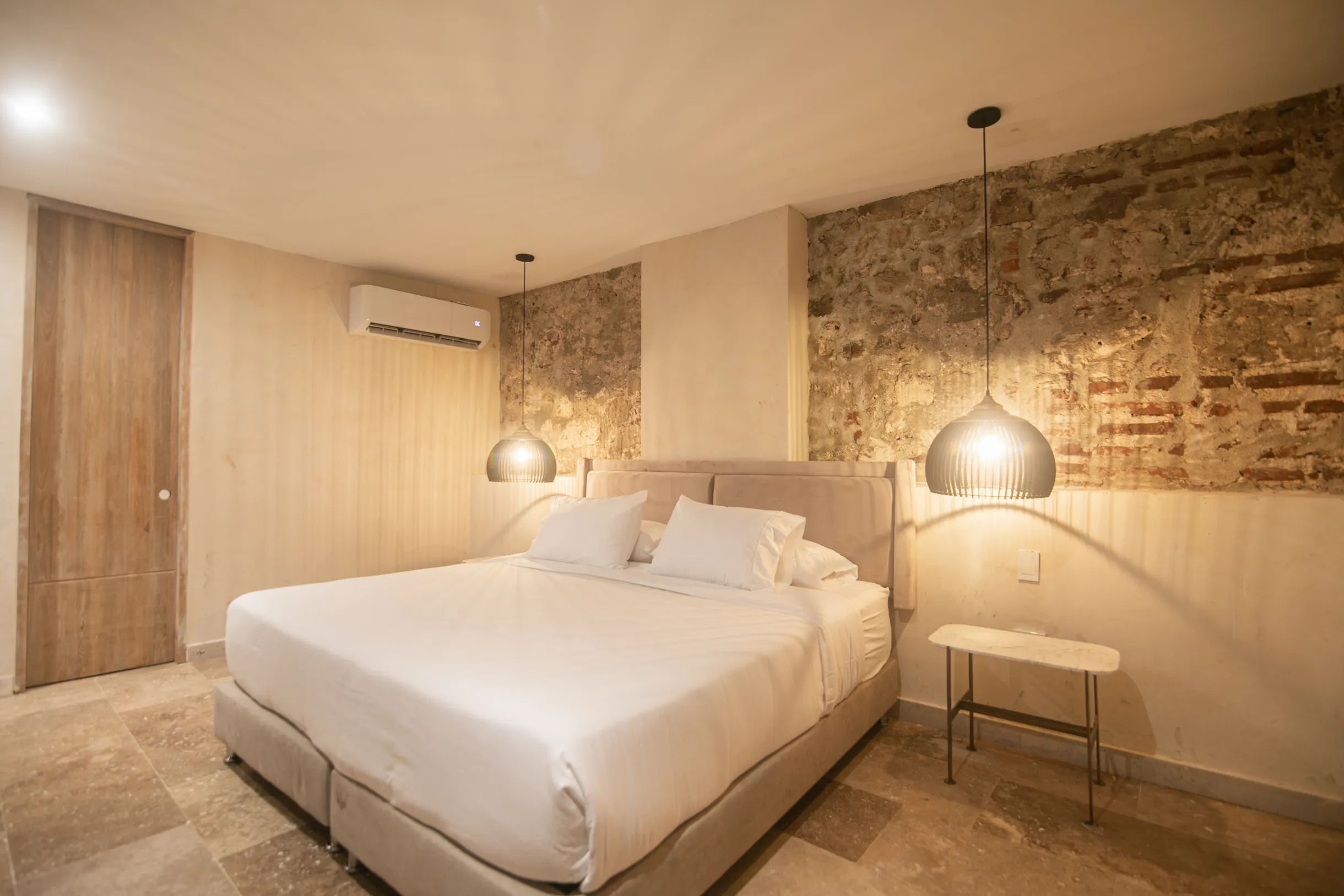 Wander Cartagena Glow #25