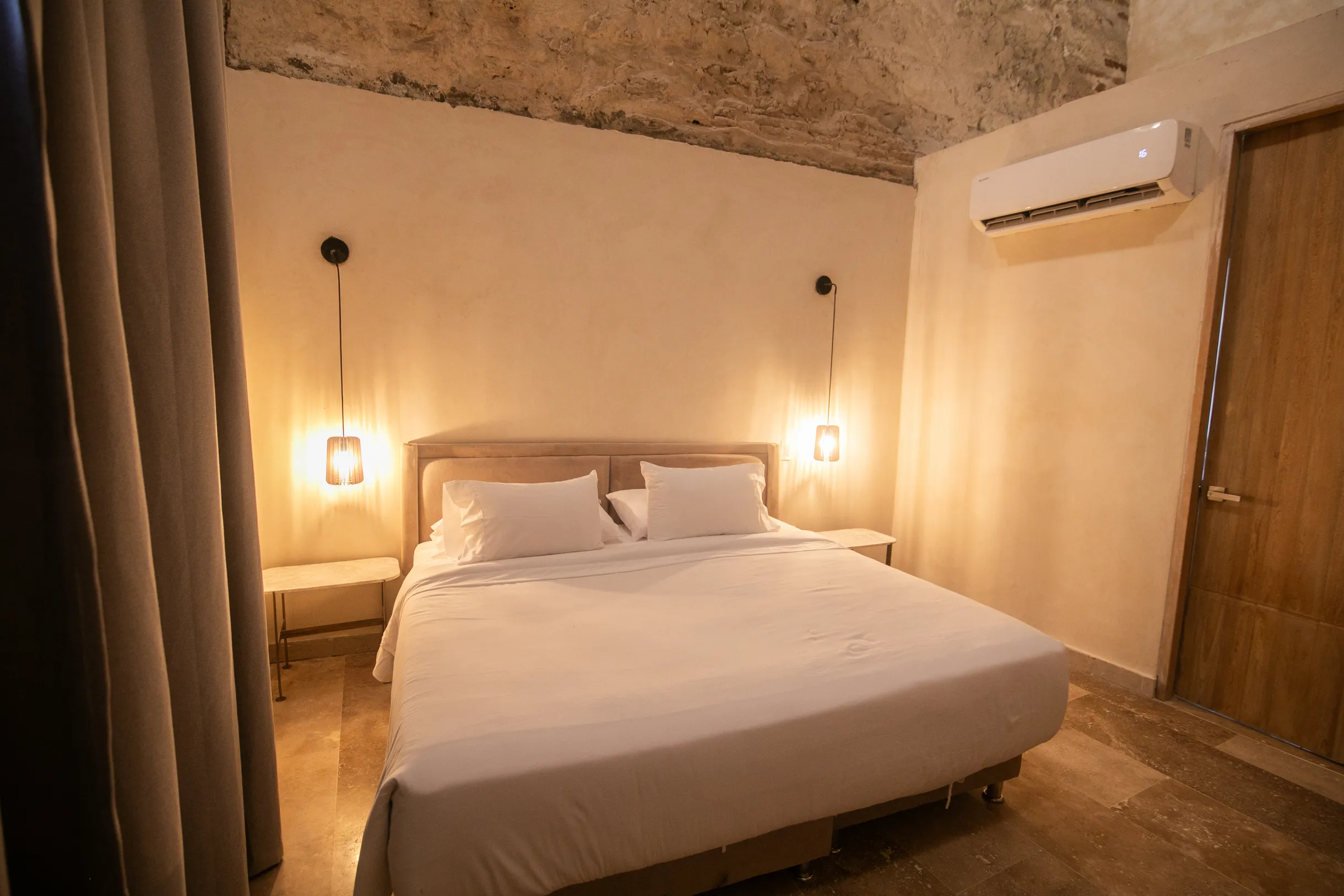 Wander Cartagena Glow #26