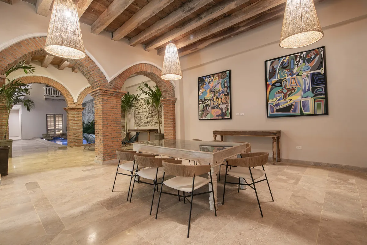 Wander Cartagena Bloom