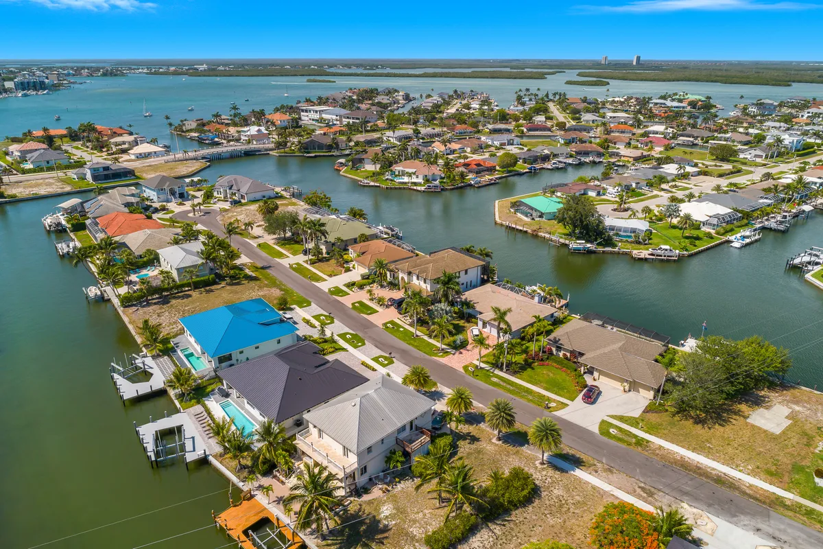 Wander Marco Island Waterfront