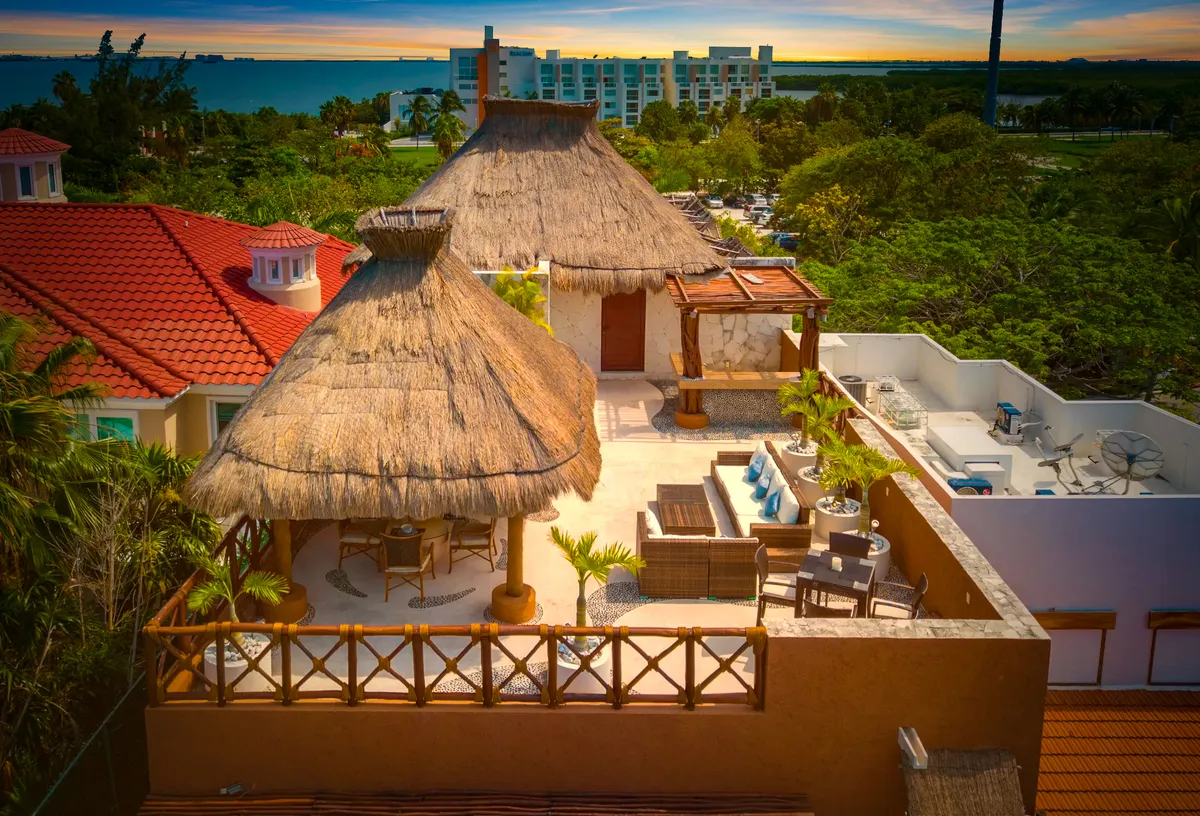 Wander Cancun Shores