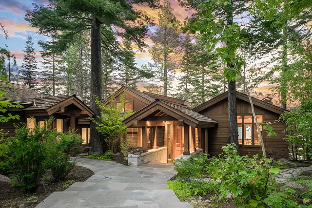 Wander Tahoe Hollow