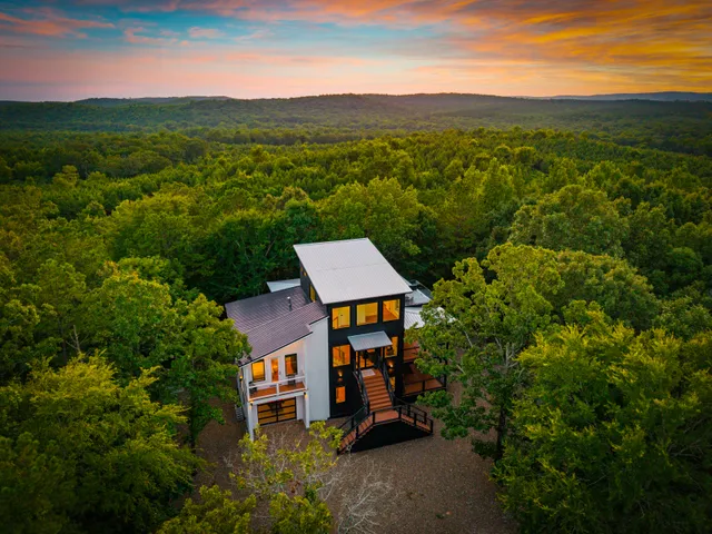 Wander Broken Bow Treehouse