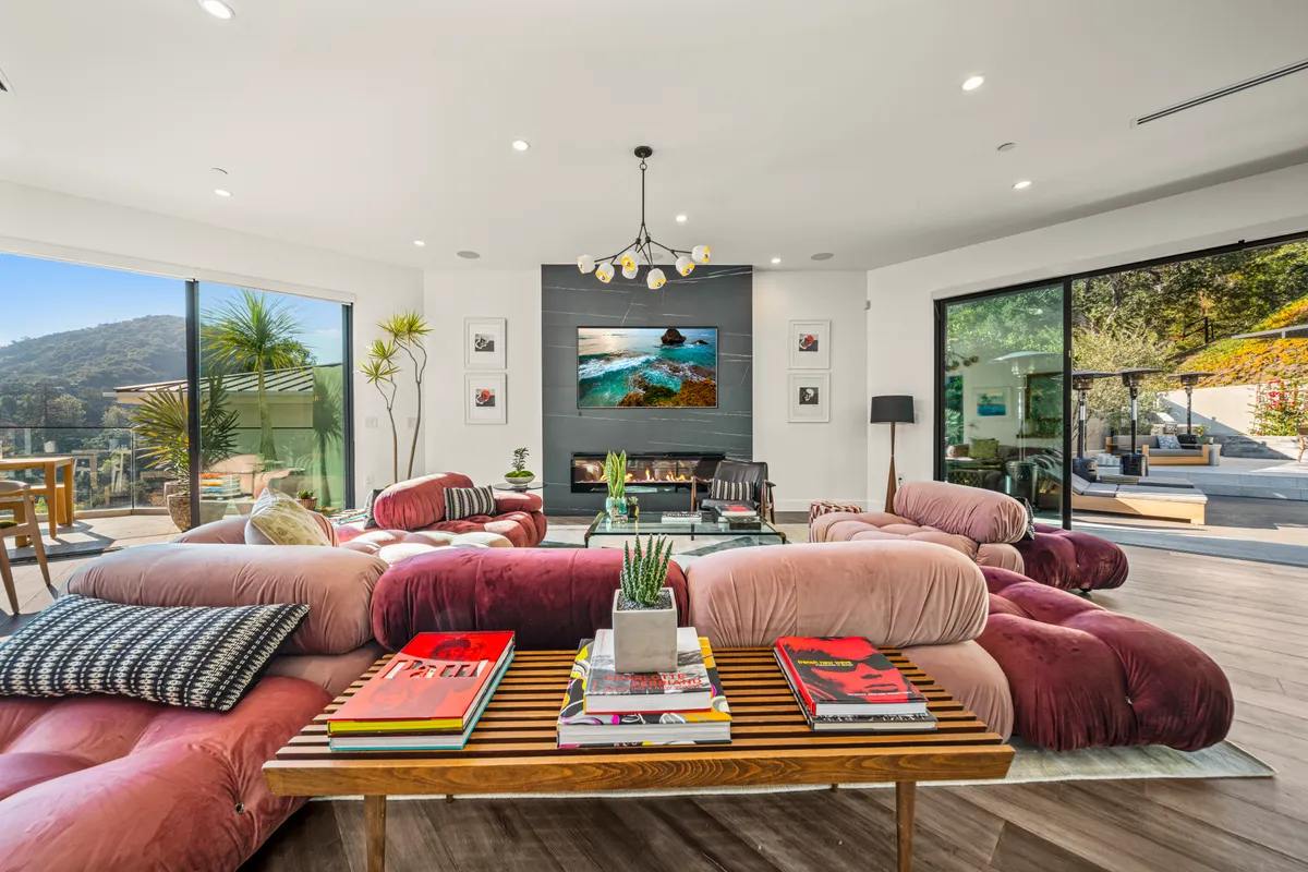 Wander Hollywood Haven