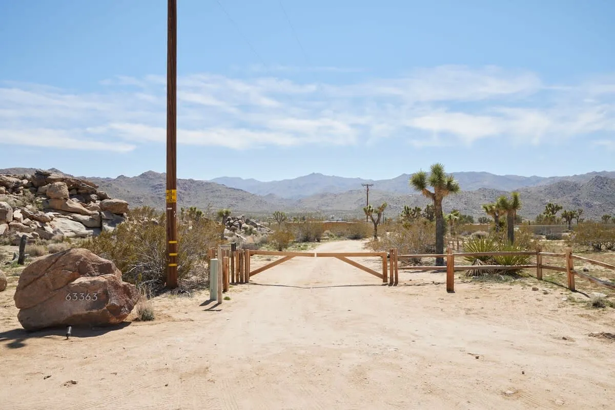 Wander Joshua Tree Manor #28