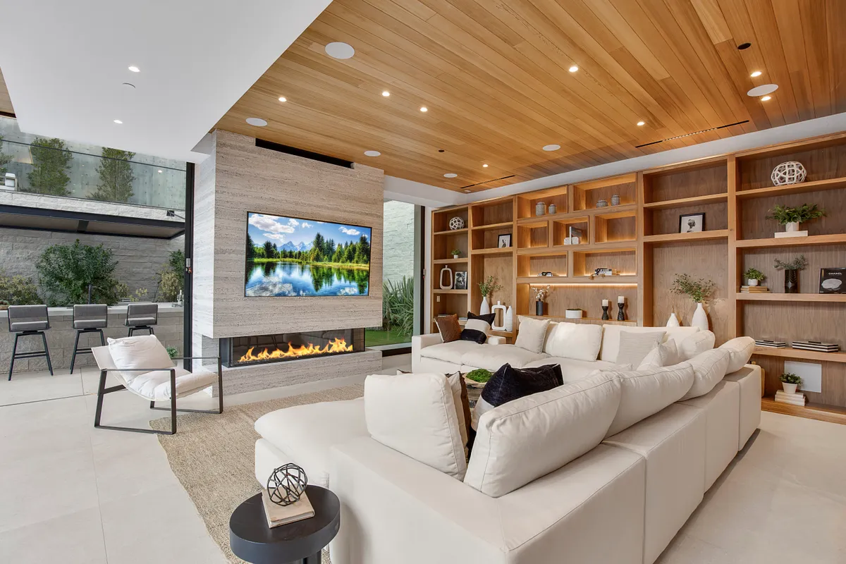 Wander Los Angeles Horizon