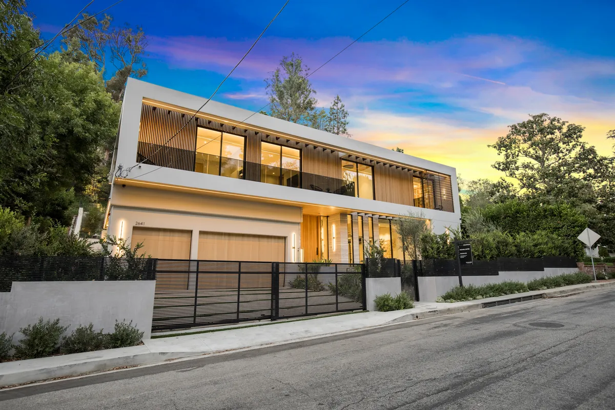 Wander Los Angeles Horizon