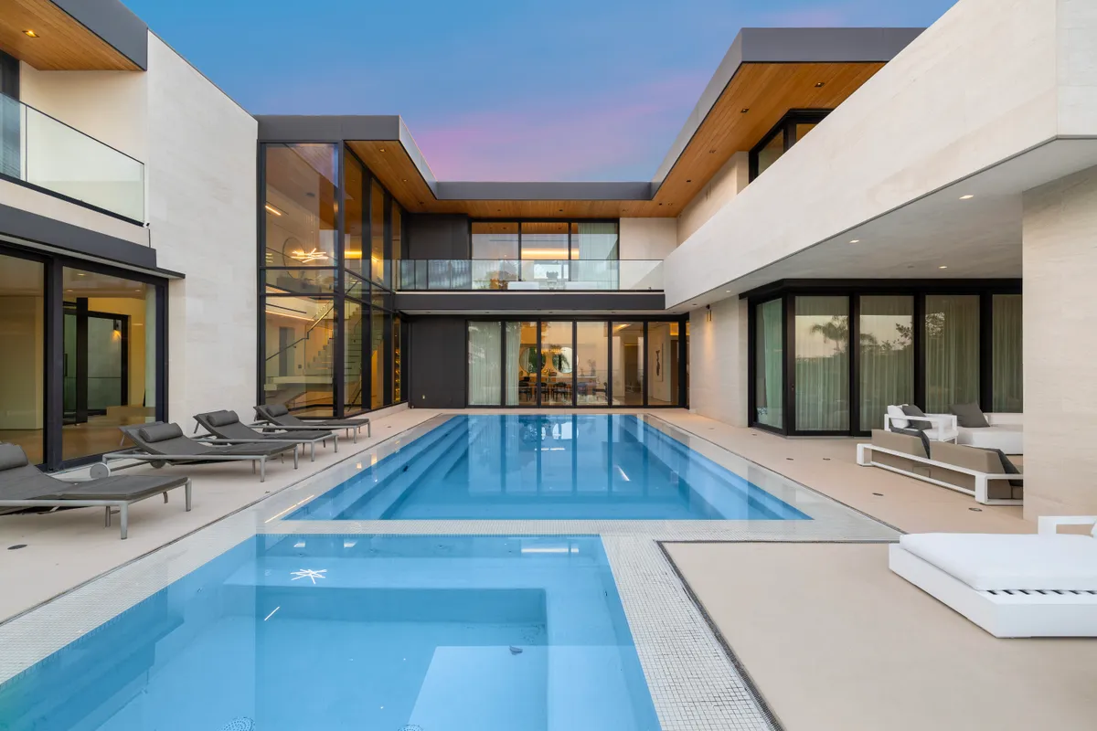 Swallow Sanctuary - A Modern Marvel in the Heart of LA