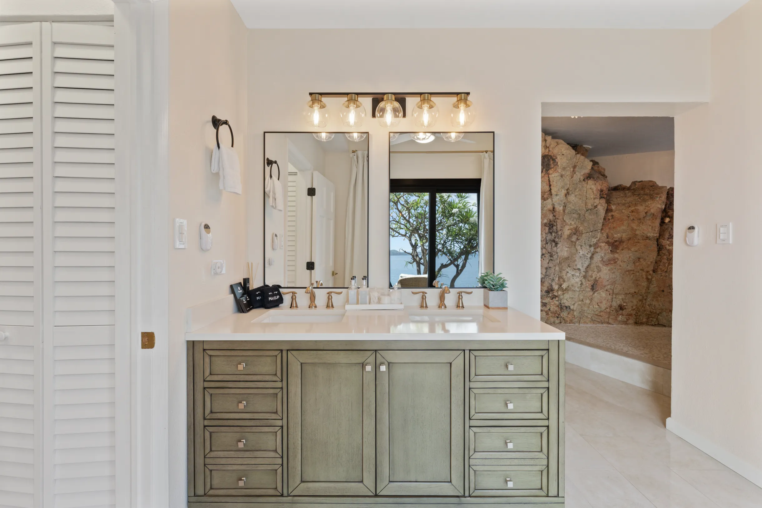 Wander St. Thomas Castle #28