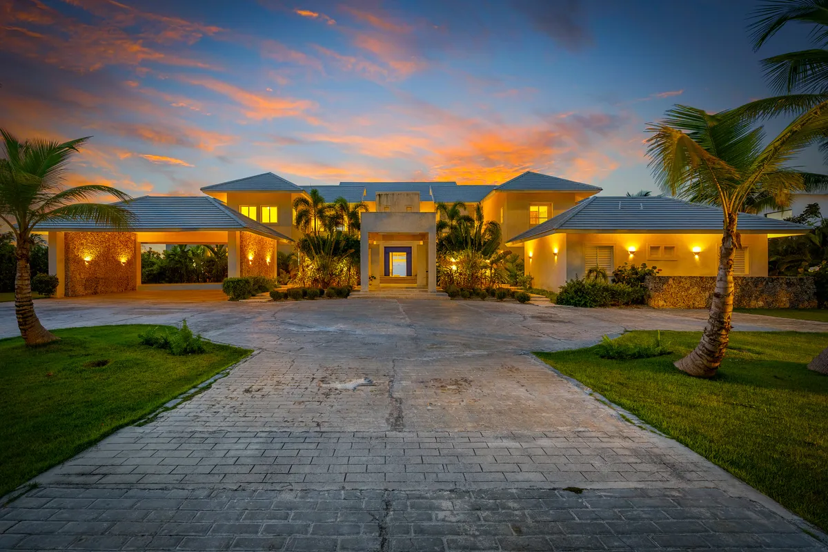 Wander Cap Cana Waterfront