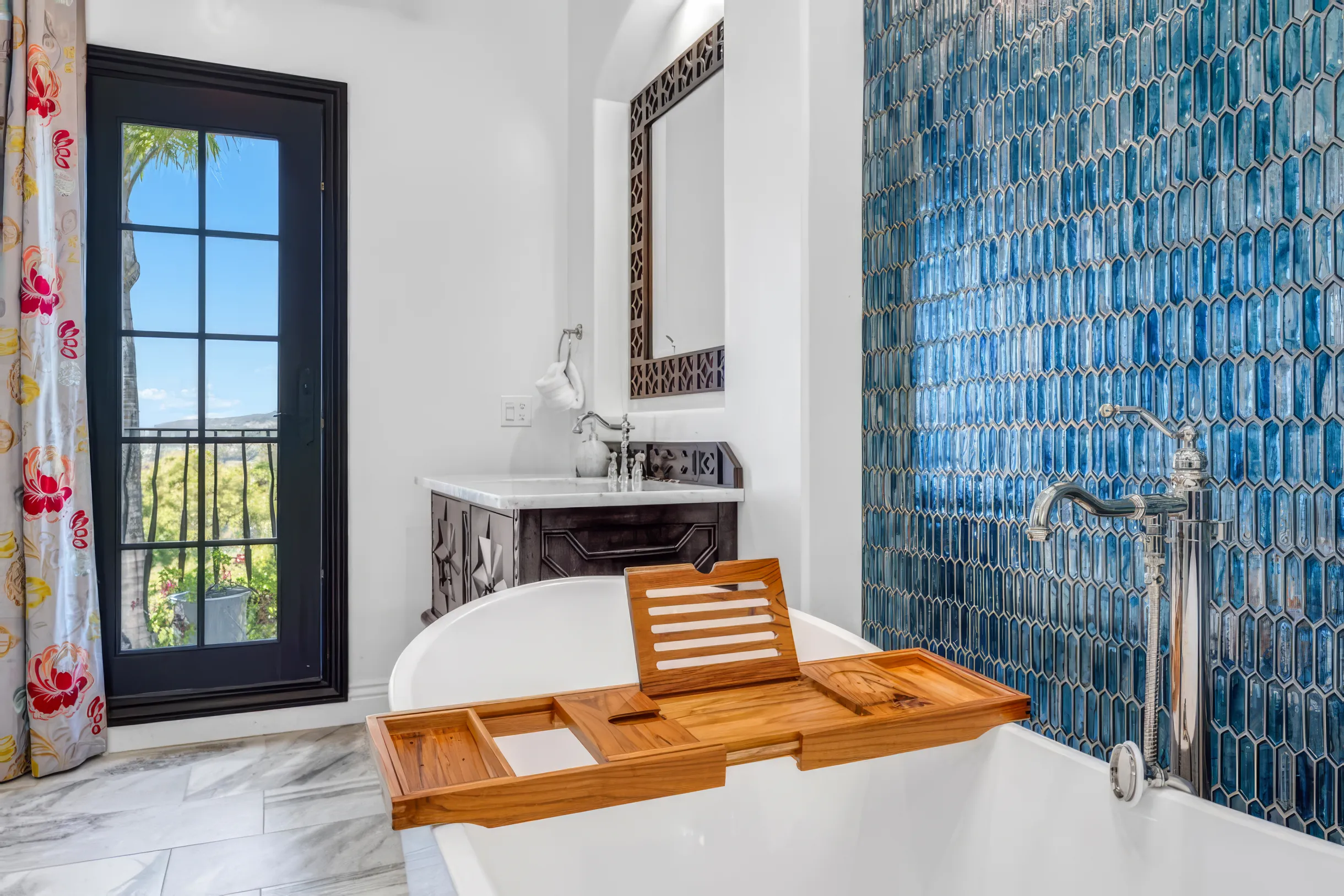 Wander San Diego Aura #82