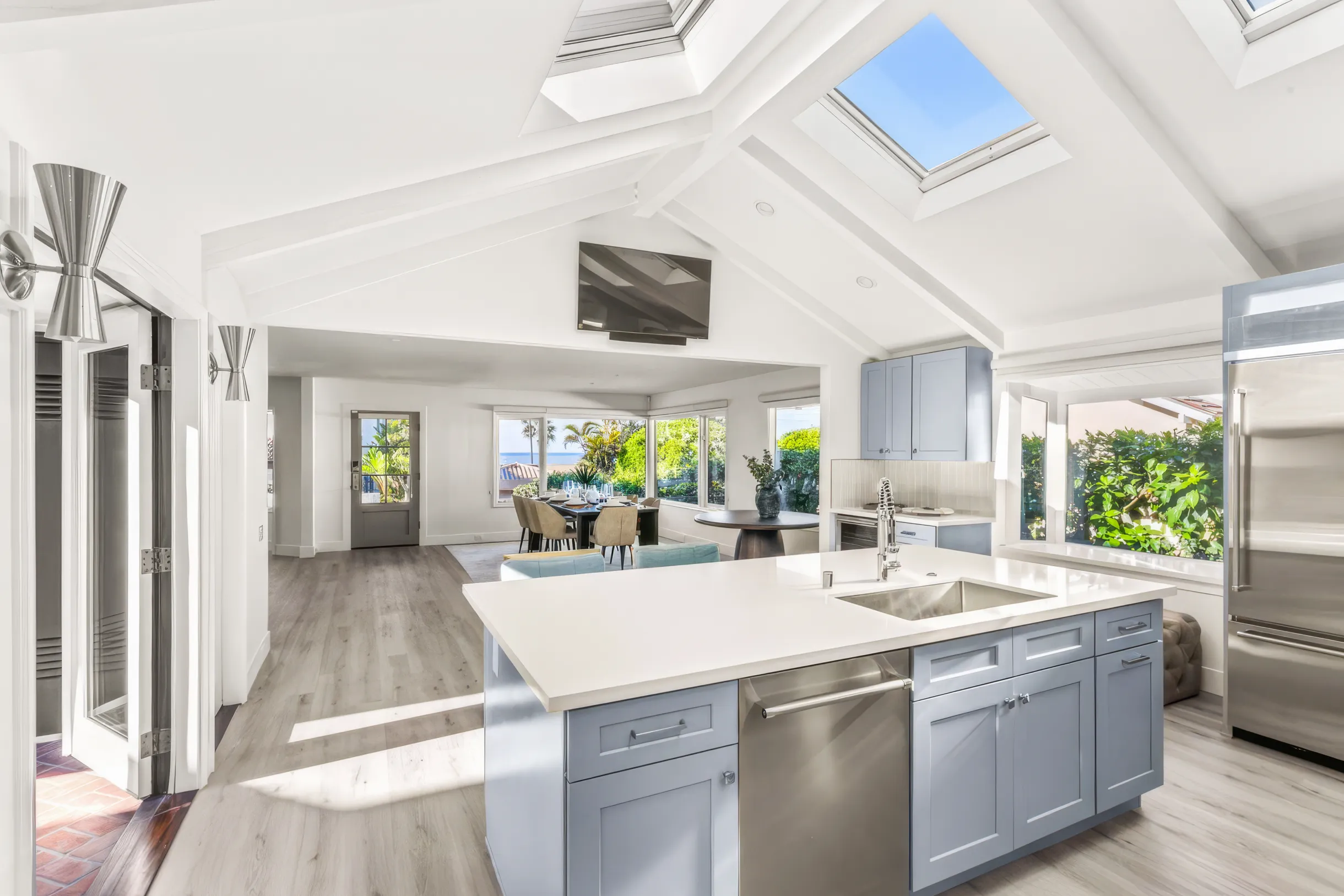 Wander San Diego Glow #37