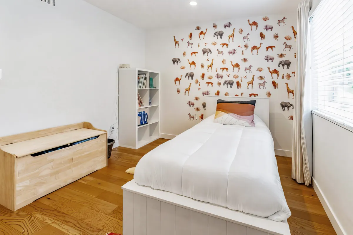 Bedroom 3 image