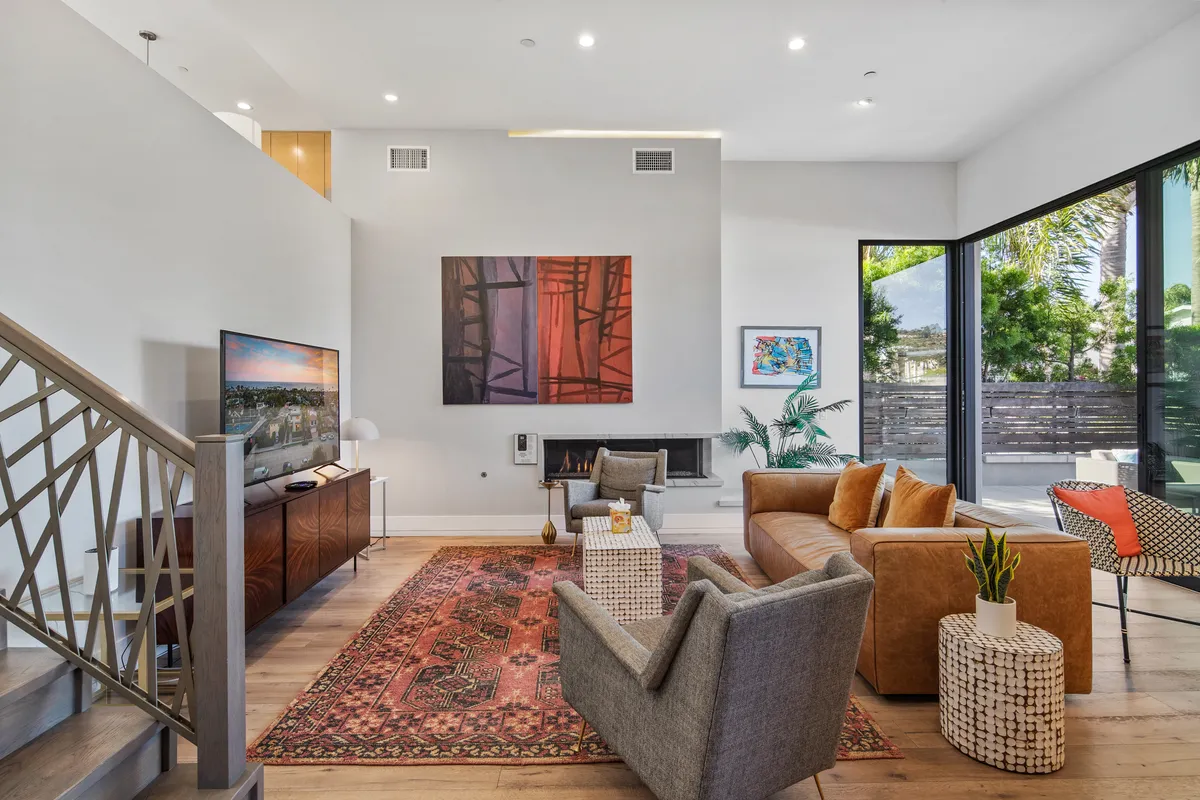 Rooftop Deck/Ocean Views/A/C/Close To All