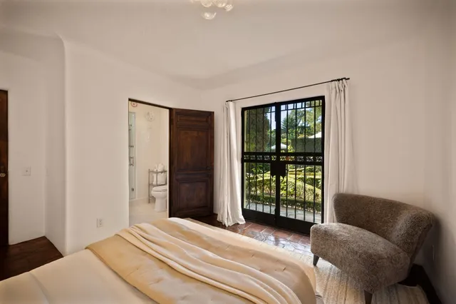 Bedroom 3 image 1