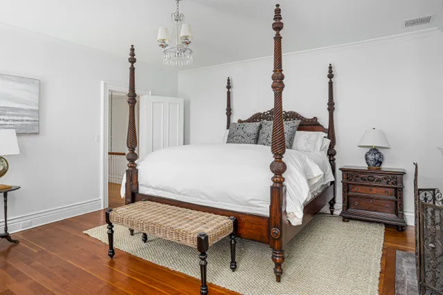 Bedroom 1 image 1