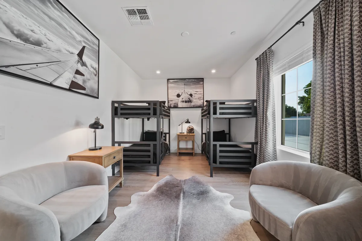 Bunk Bedroom 1 image