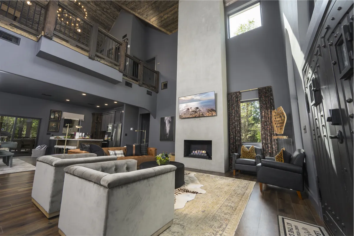 Wander Broken Bow Castle