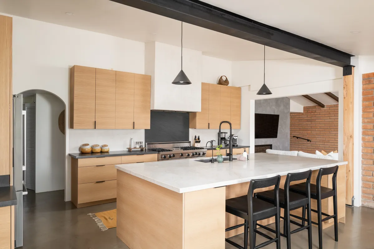 Wander Sedona Cliffside