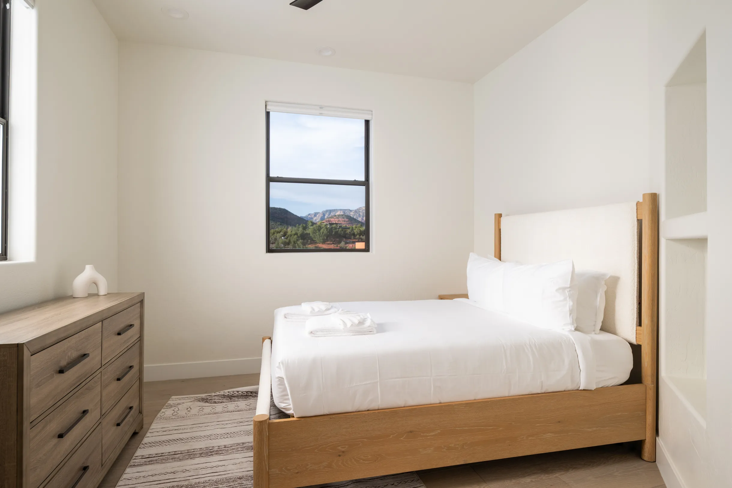 8-Bedroom, Views, Large Pool & Spa, Sauna, Gym #20