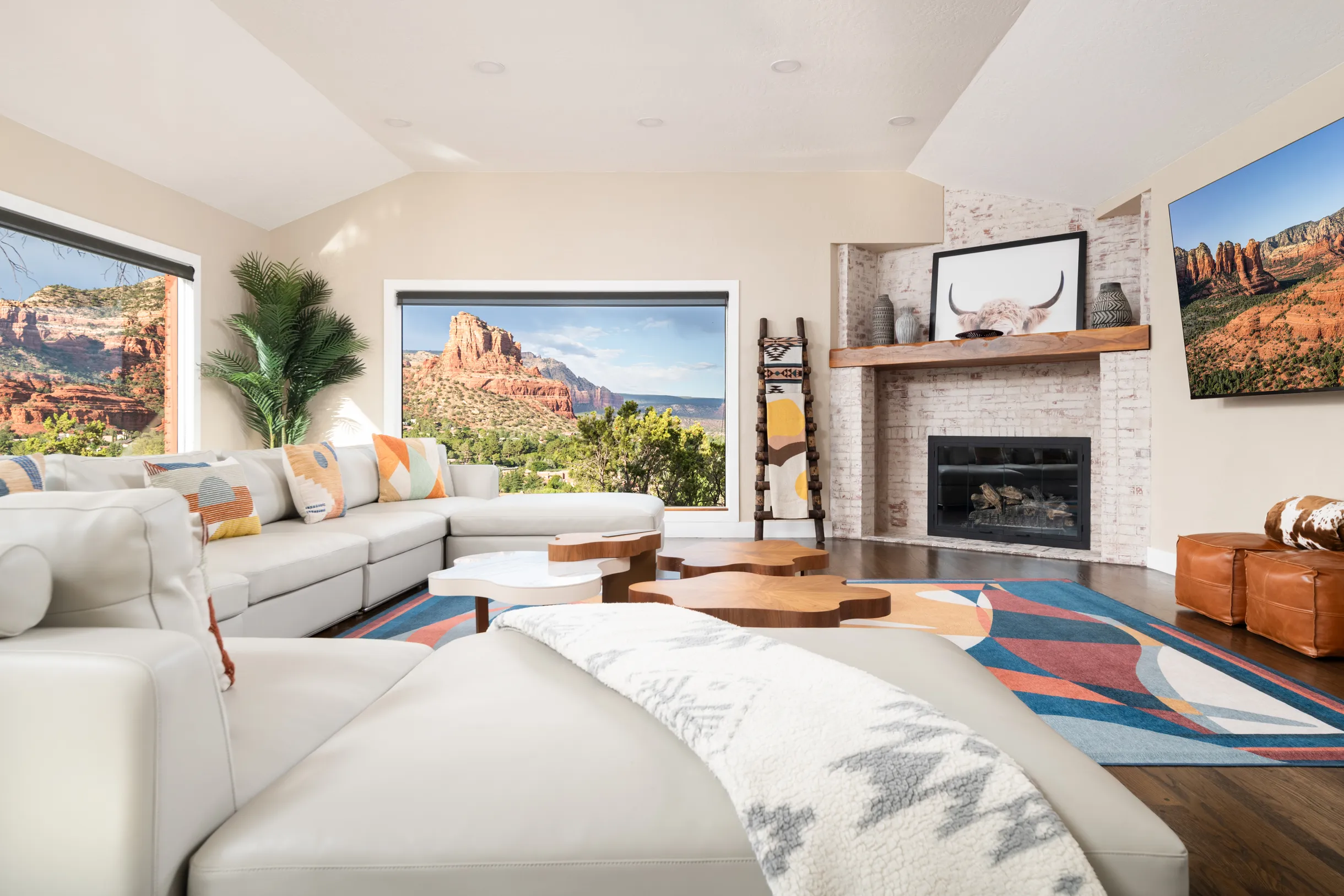 Ravens Rock Retreat: Clifftop Estate w/ 360 Views #39