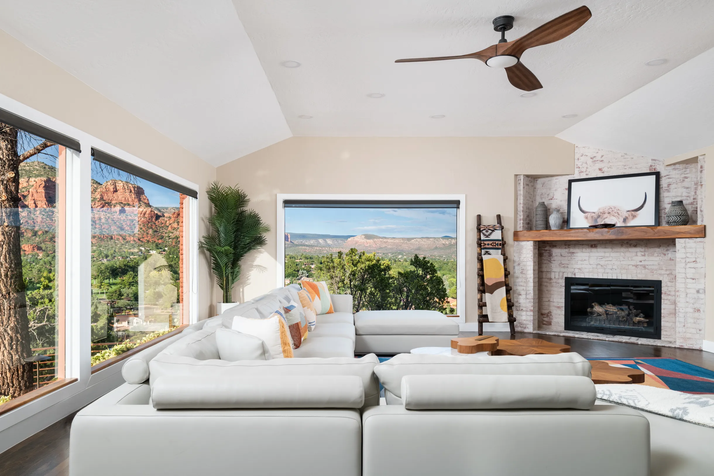 Ravens Rock Retreat: Clifftop Estate w/ 360 Views #4