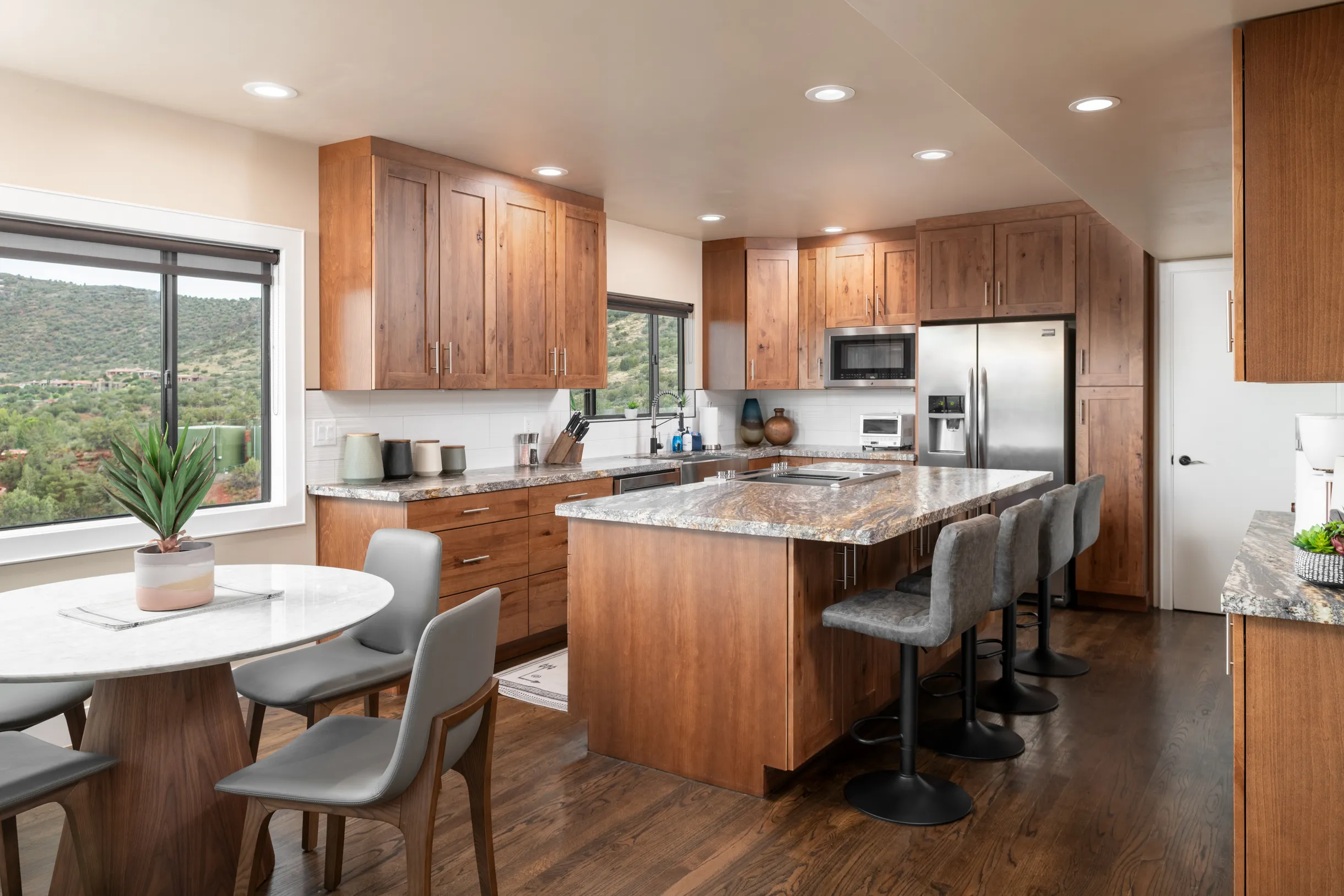 Ravens Rock Retreat: Clifftop Estate w/ 360 Views #6