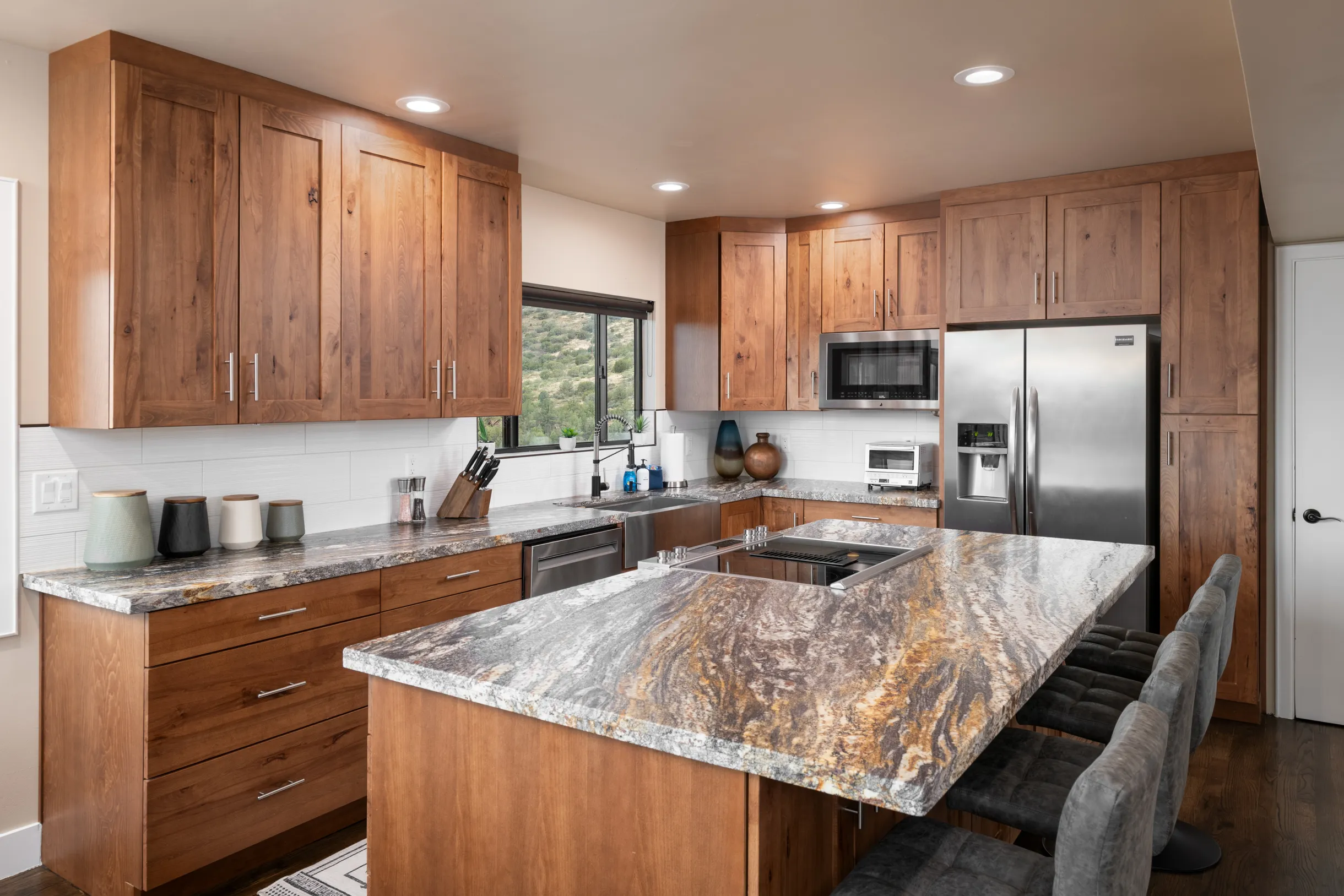 Ravens Rock Retreat: Clifftop Estate w/ 360 Views #21