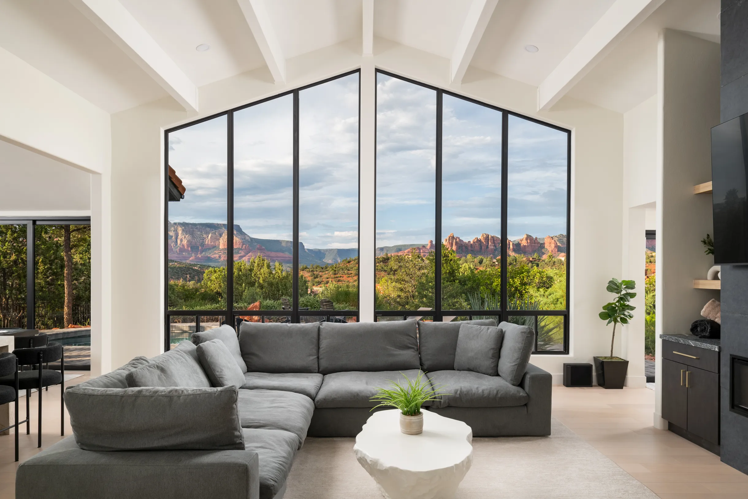 Luxe 2-Acre Oasis: Pool, Spa, Views, Firepit #4