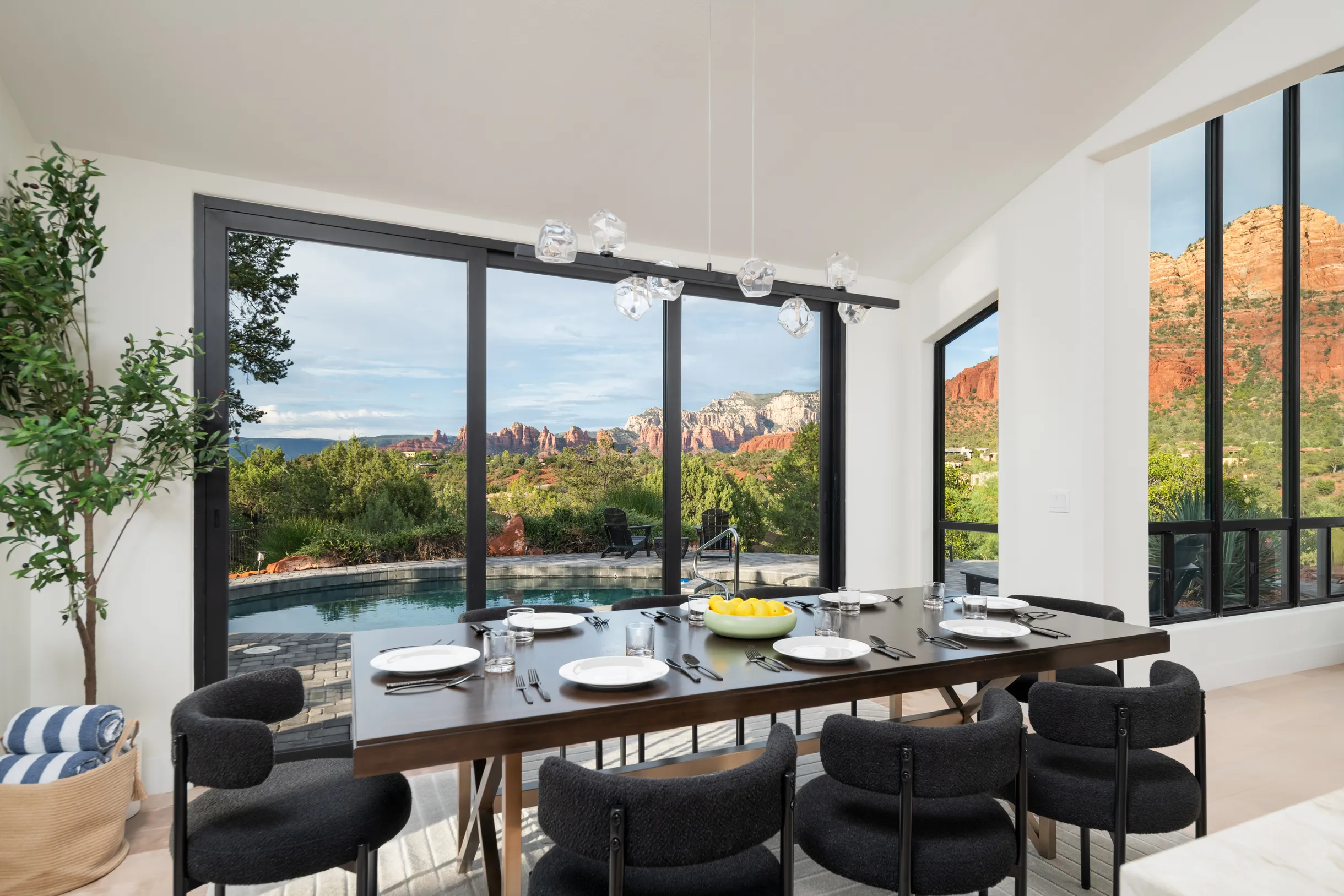 Luxe 2-Acre Oasis: Pool, Spa, Views, Firepit #5