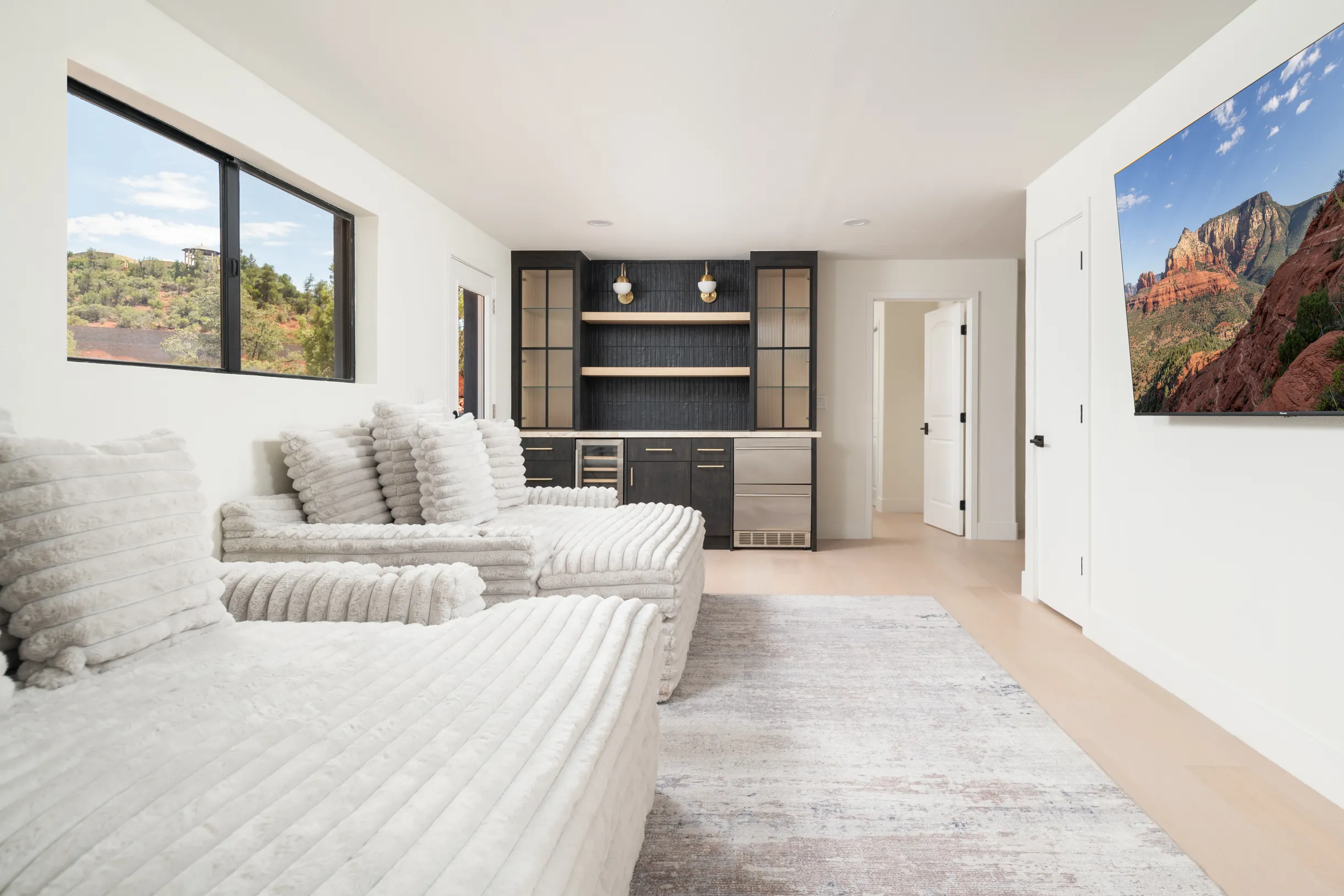 Luxe 2-Acre Oasis: Pool, Spa, Views, Firepit #6