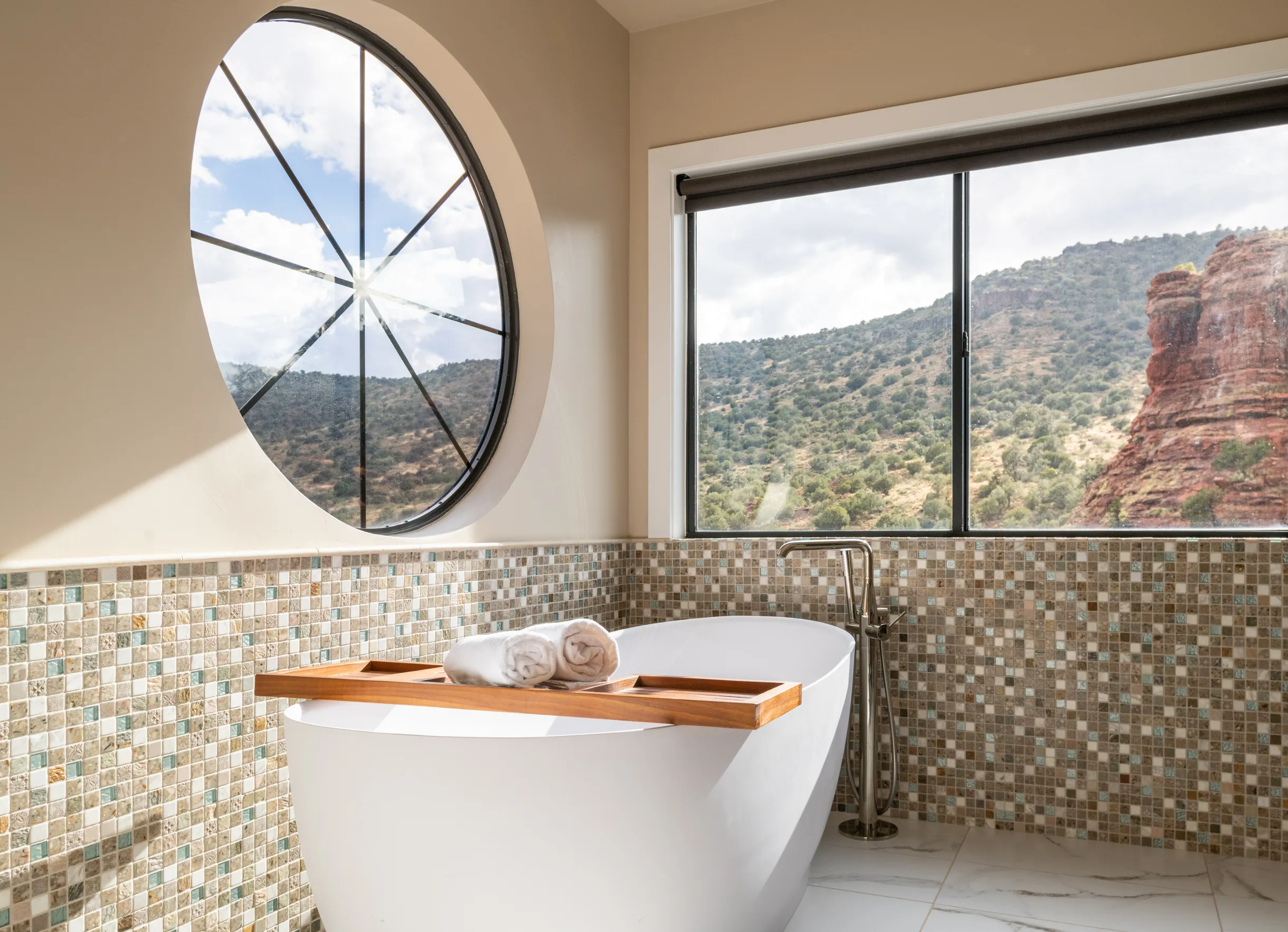 Ravens Rock Retreat: Clifftop Estate w/ 360 Views #25