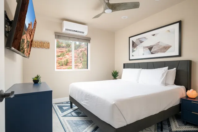 Bedroom 5 image 1