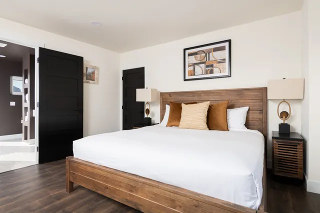 Bedroom 1 image 1