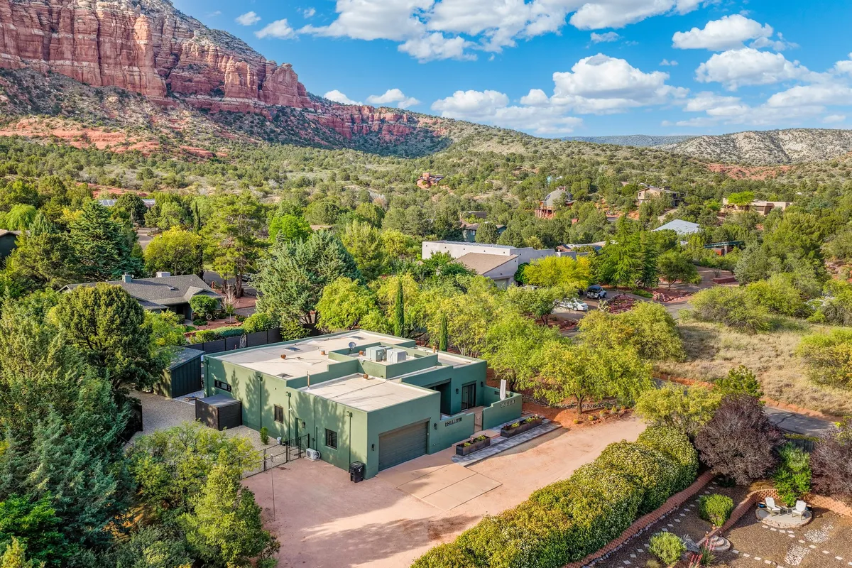 Emerald Escape | Heated Pool, Sauna, Spa, Views #64