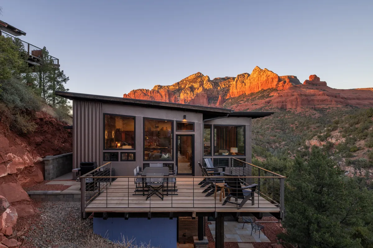 Uptown Architectural Retreat - Incredible Views, 3 Suites