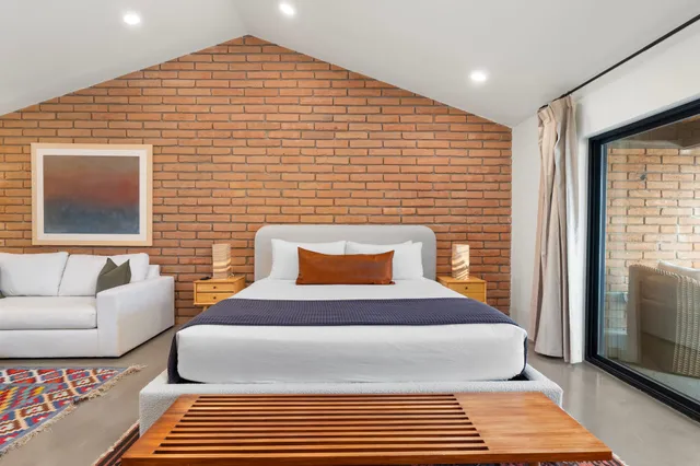 Bedroom 1 image 1