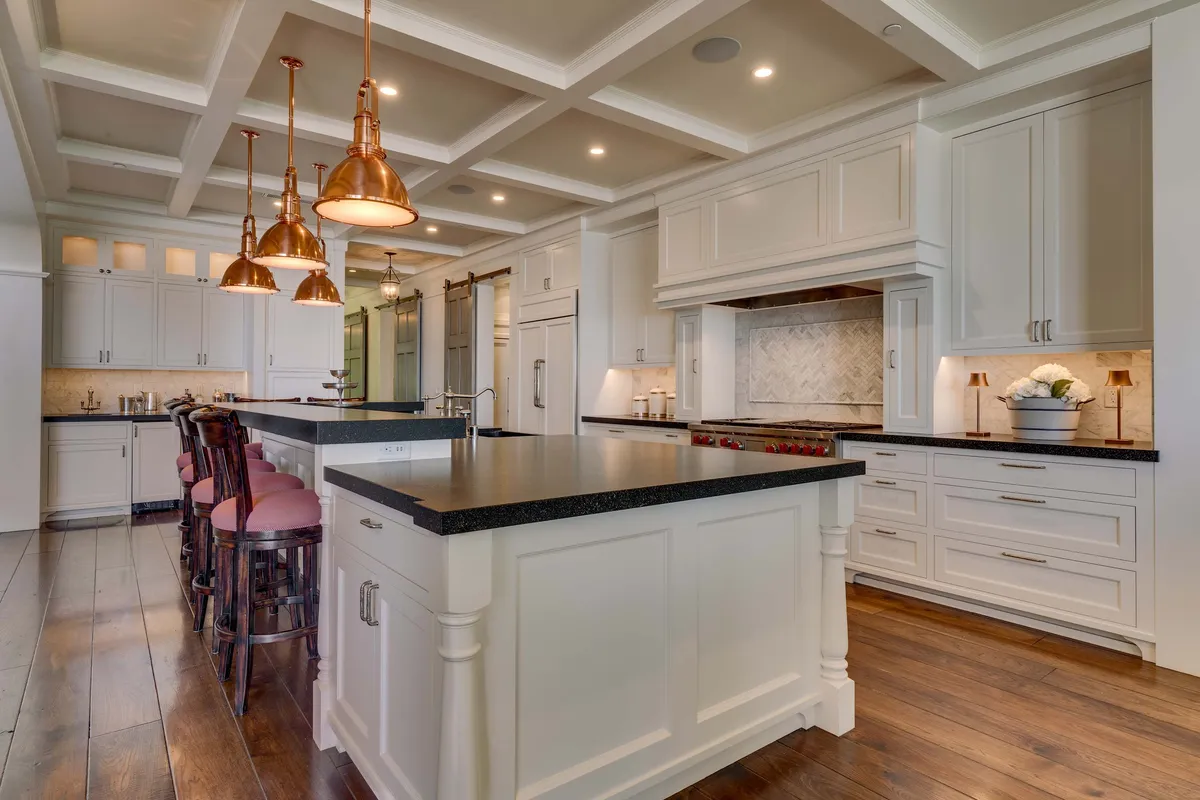 Wander Homewood Lakefront