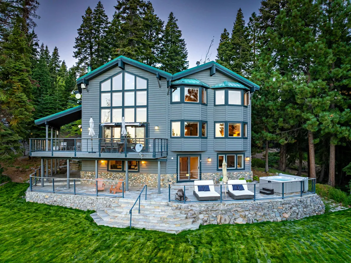 Wander Lake Tahoe Vista