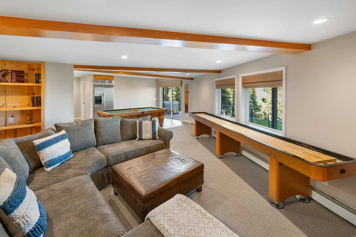 Wander Lake Tahoe Vista