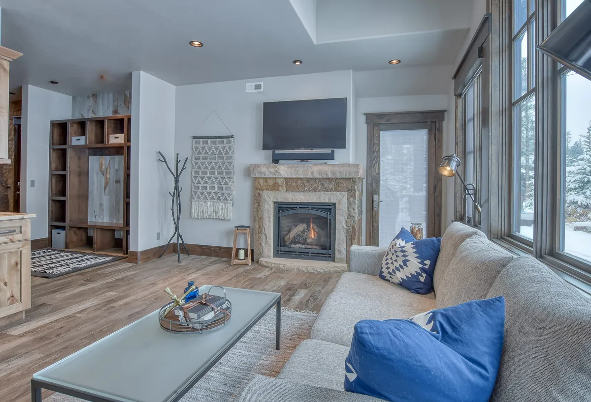 Wander Breckenridge Shock Hill #25