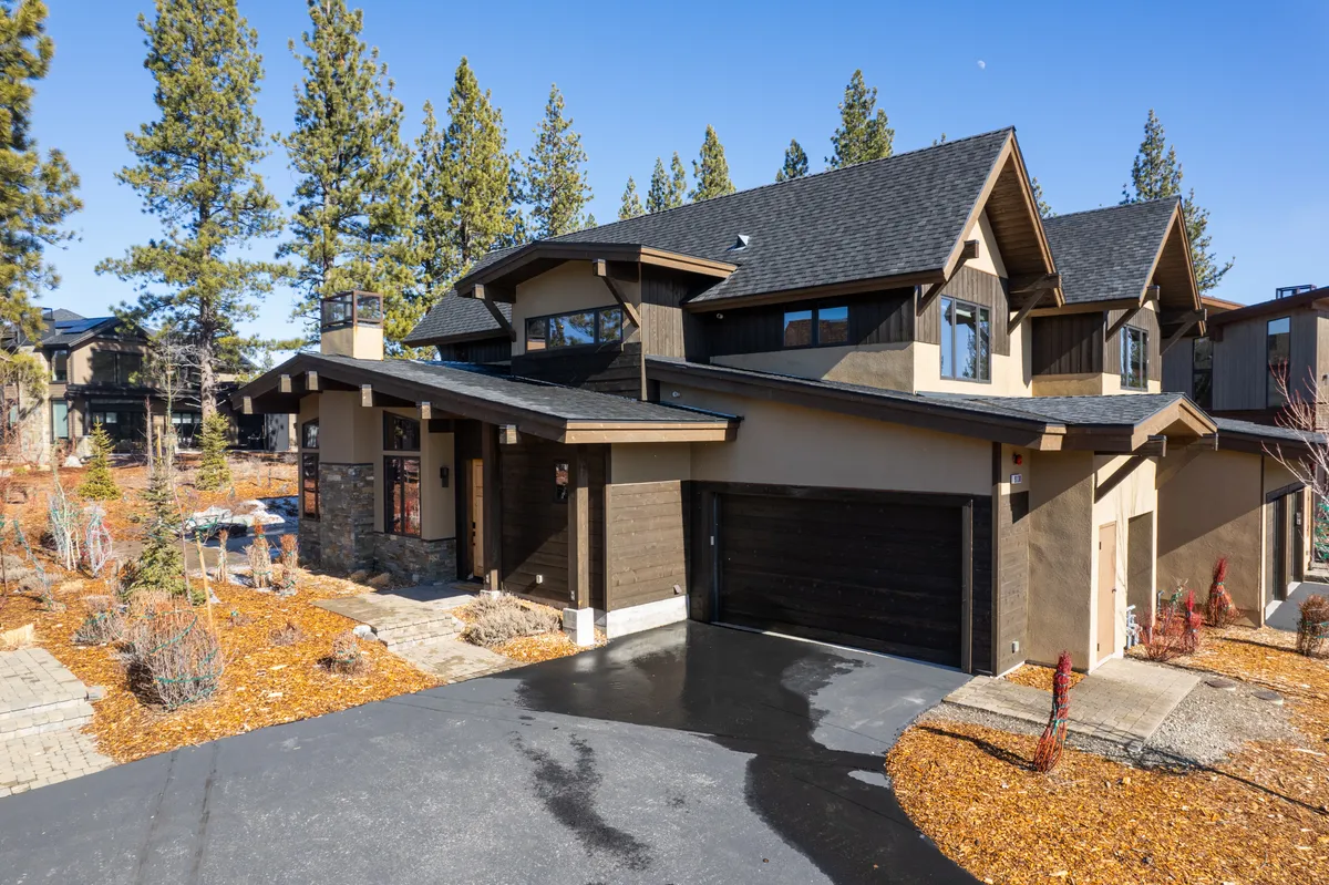 Modern Townhome with 3 King Suites, Near Northstar