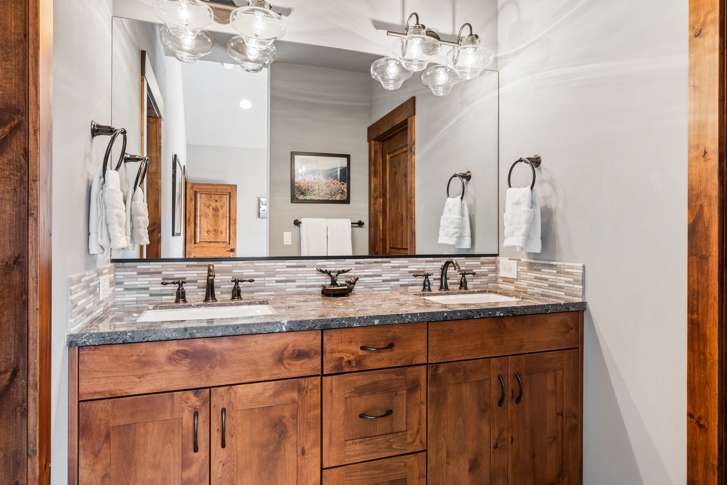 Modern Townhome with 3 King Suites, Near Northstar #9