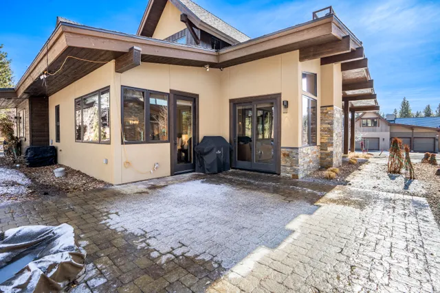 Wander Truckee Mountain