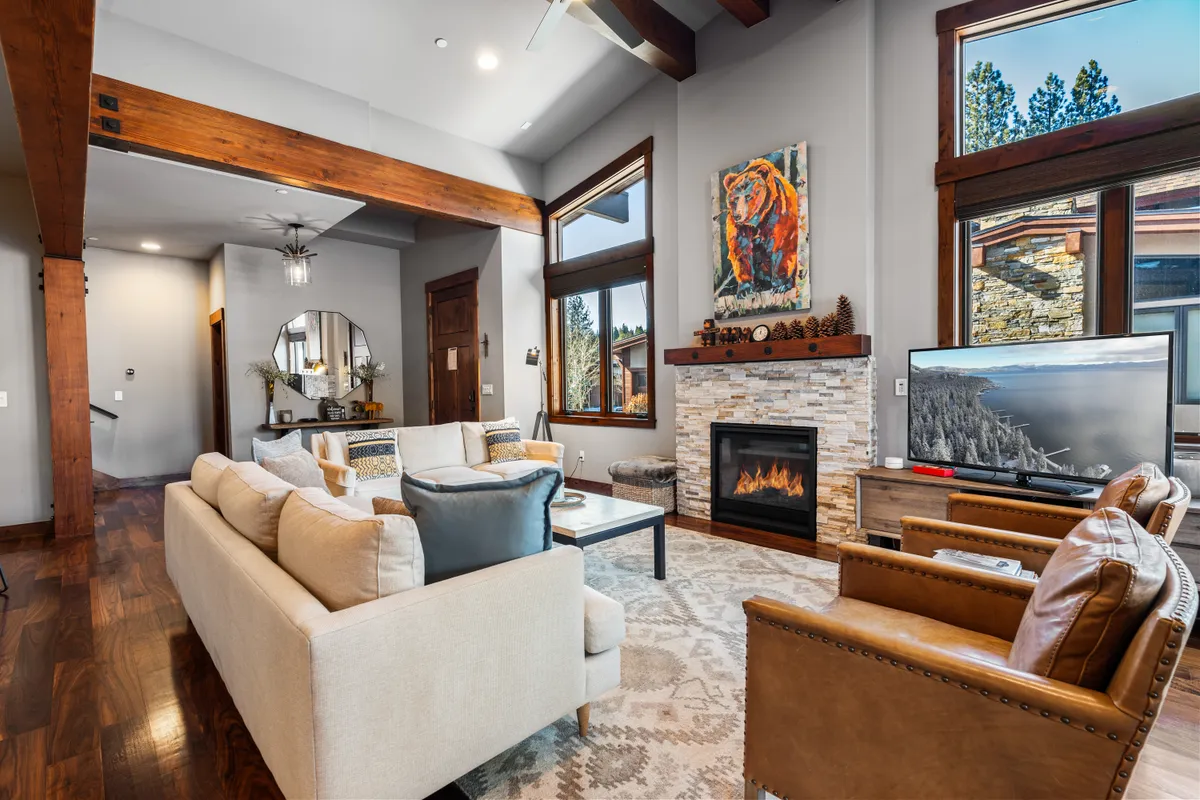 Living Room image