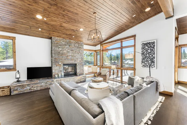 Wander Truckee Lookout #2