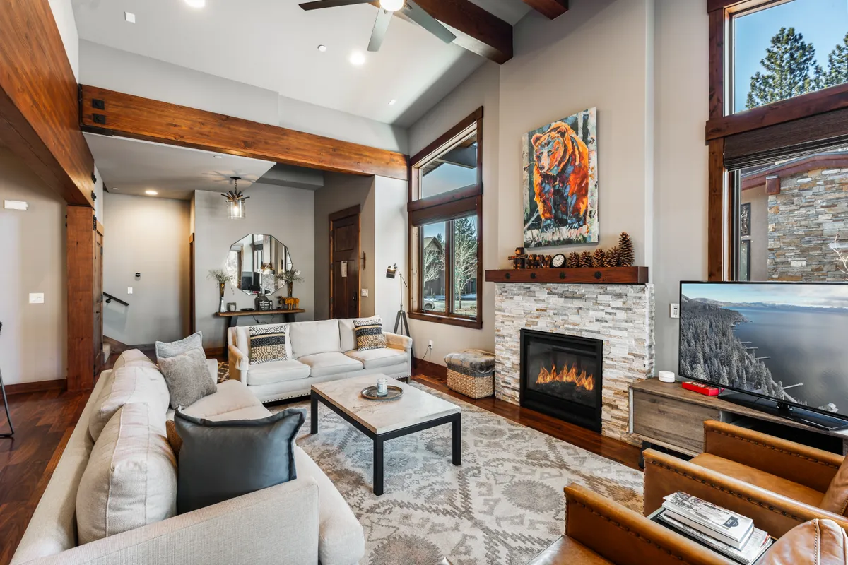 Modern Townhome with 3 King Suites, Near Northstar