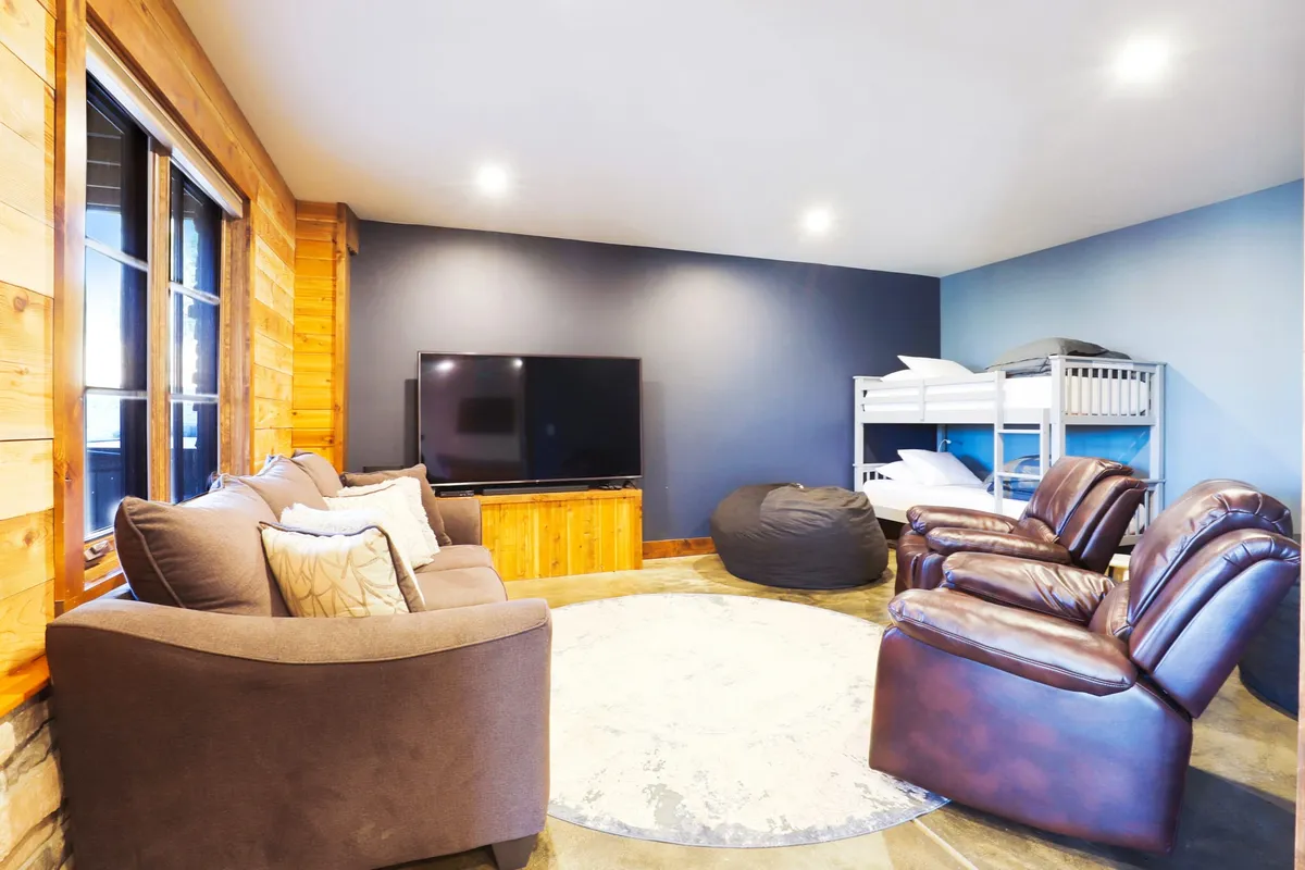 Bunk Bedroom image