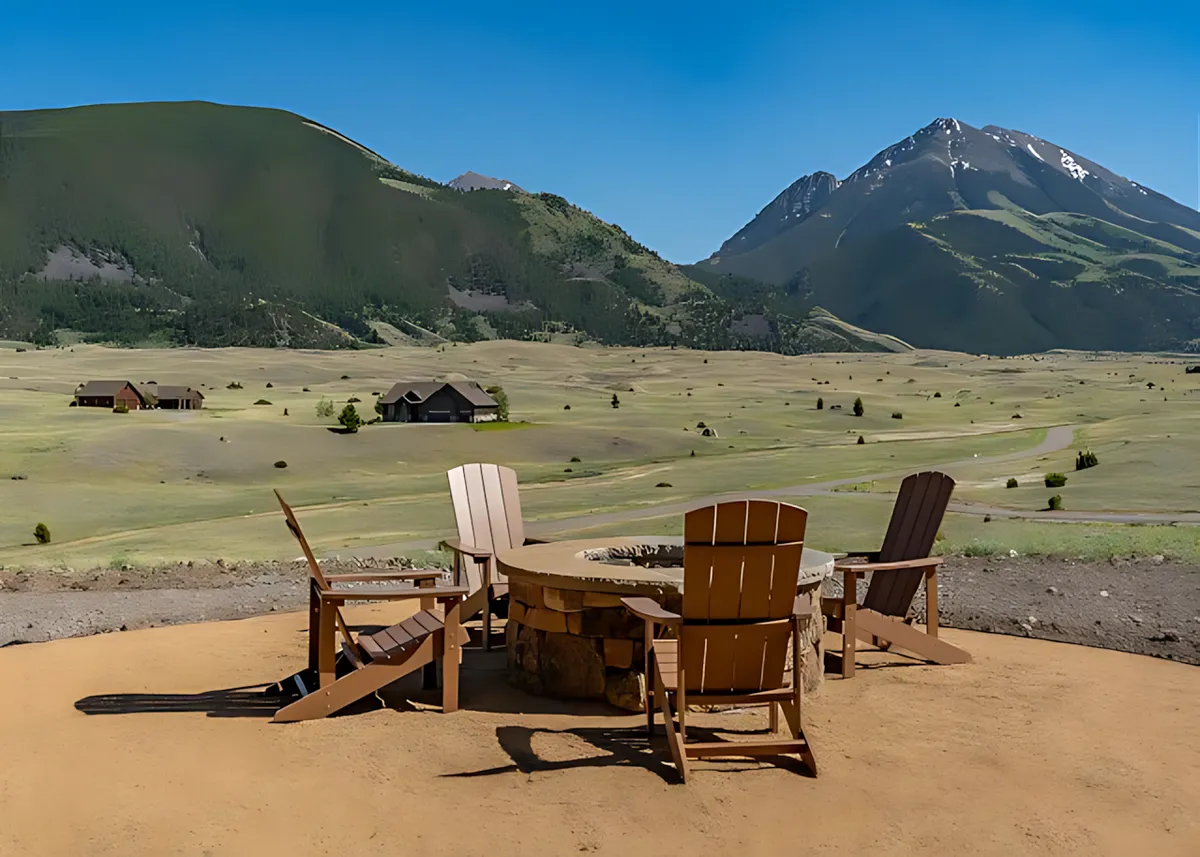 Wander Paradise Valley Peaks